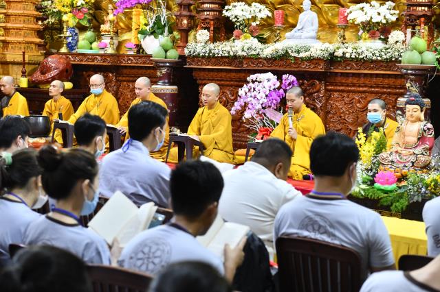 Khóa tu Tuổi Trẻ Hướng Phật: Đừng chịu đựng nỗi khổ quá lâu!