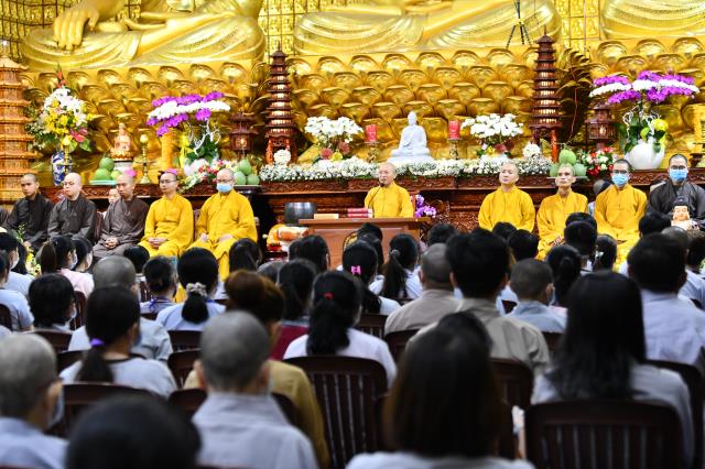 Khóa tu Tuổi Trẻ Hướng Phật: Đừng chịu đựng nỗi khổ quá lâu!