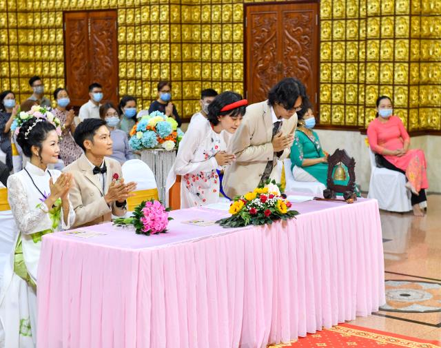 Lễ hằng thuận đôi trước ba ngôi Tam bảo