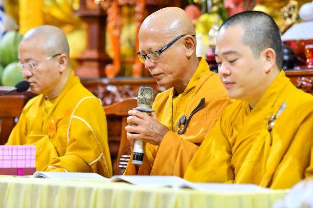 Lễ hằng thuận đôi trước ba ngôi Tam bảo