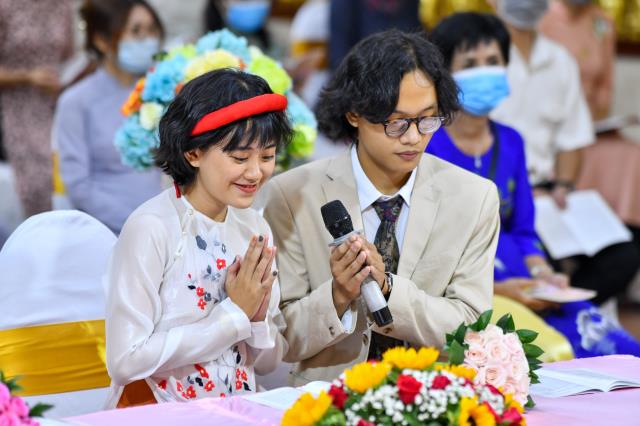 Lễ hằng thuận đôi trước ba ngôi Tam bảo