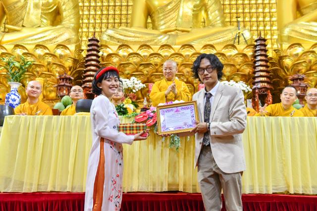 Lễ hằng thuận đôi trước ba ngôi Tam bảo