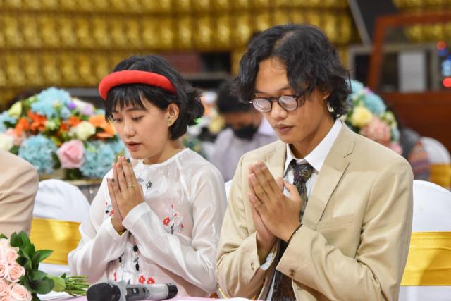 Lễ hằng thuận đôi trước ba ngôi Tam bảo