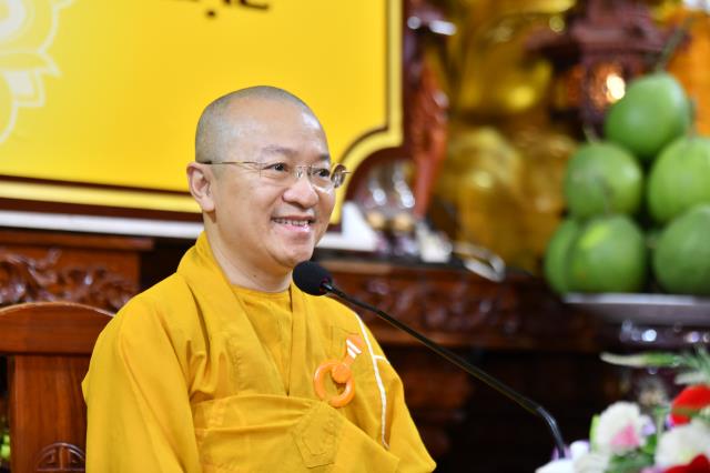 Khóa tu Ngày An Lạc: Khổ đau tan biến qua từng trang Kinh