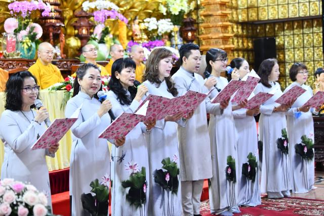Thắt tình vợ chồng - kết nghĩa phu thê tại điện Phật chùa Giác Ngộ