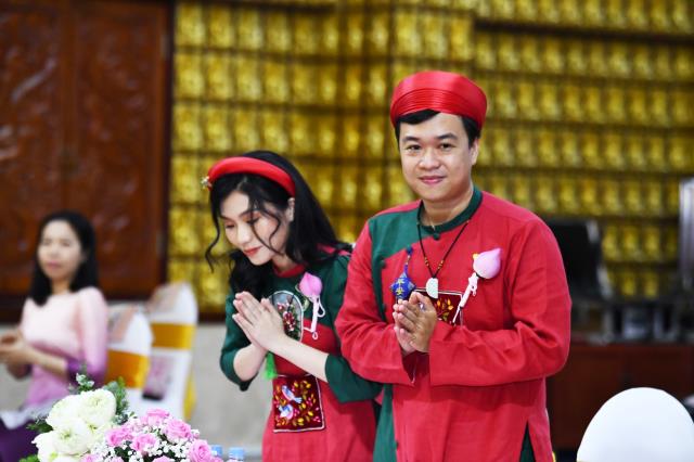 Thắt tình vợ chồng - kết nghĩa phu thê tại điện Phật chùa Giác Ngộ