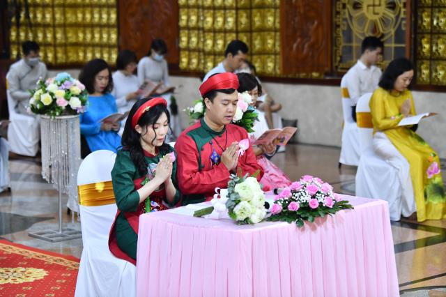 Thắt tình vợ chồng - kết nghĩa phu thê tại điện Phật chùa Giác Ngộ