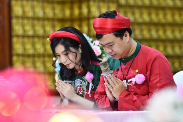 Thắt tình vợ chồng - kết nghĩa phu thê tại điện Phật chùa Giác Ngộ