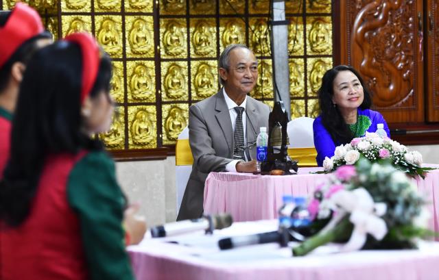 Thắt tình vợ chồng - kết nghĩa phu thê tại điện Phật chùa Giác Ngộ