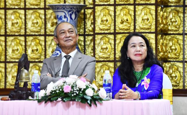 Thắt tình vợ chồng - kết nghĩa phu thê tại điện Phật chùa Giác Ngộ