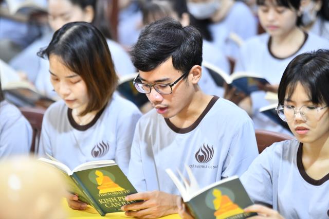 Khóa tu Tuổi Trẻ Hướng Phật: Khách mời ca sĩ Thủy Tiên với Talk show “Vì sao tôi theo đạo Phật”