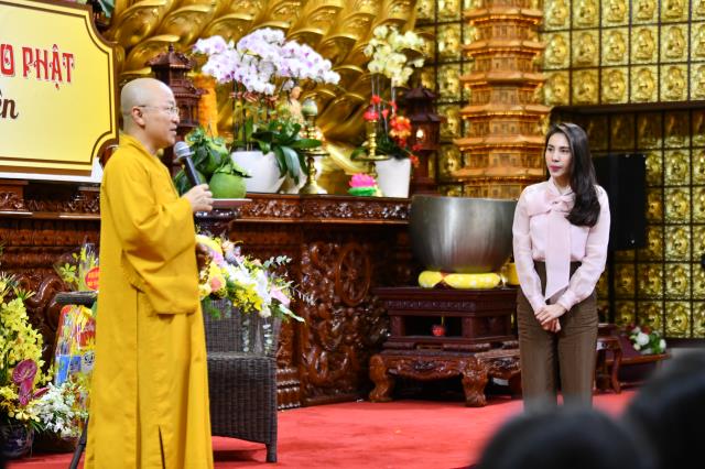 Khóa tu Tuổi Trẻ Hướng Phật: Khách mời ca sĩ Thủy Tiên với Talk show “Vì sao tôi theo đạo Phật”