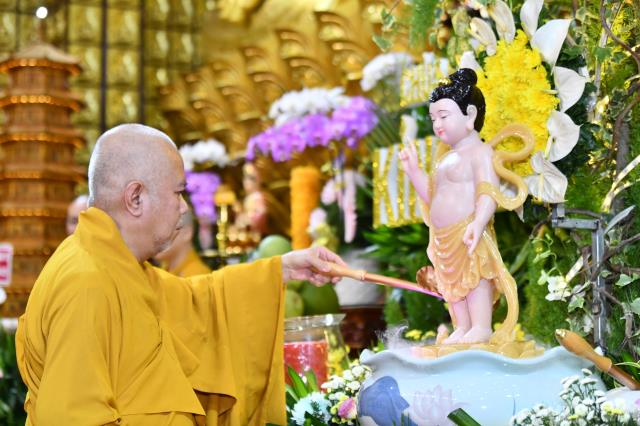 Chùa Giác Ngộ: Trang nghiêm nghi thức tắm Phật nhân Lễ Phật đản PL.2565 - DL.2021