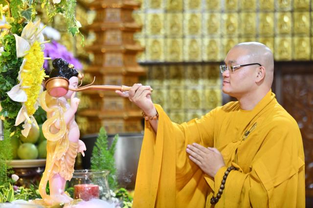Chùa Giác Ngộ: Trang nghiêm nghi thức tắm Phật nhân Lễ Phật đản PL.2565 - DL.2021