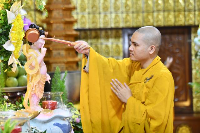 Chùa Giác Ngộ: Trang nghiêm nghi thức tắm Phật nhân Lễ Phật đản PL.2565 - DL.2021