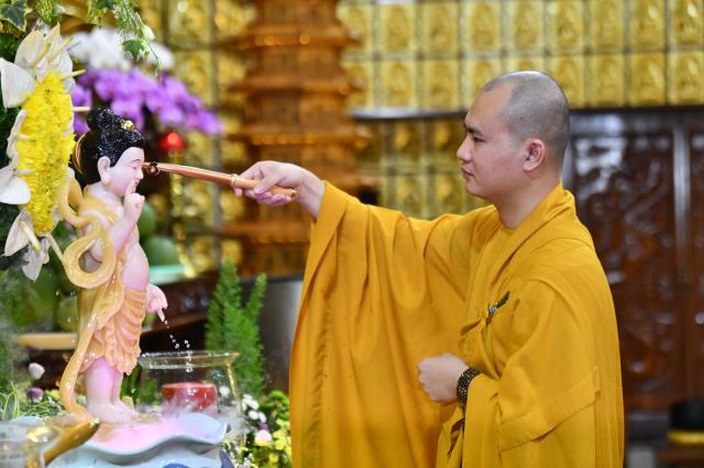 Chùa Giác Ngộ: Trang nghiêm nghi thức tắm Phật nhân Lễ Phật đản PL.2565 - DL.2021