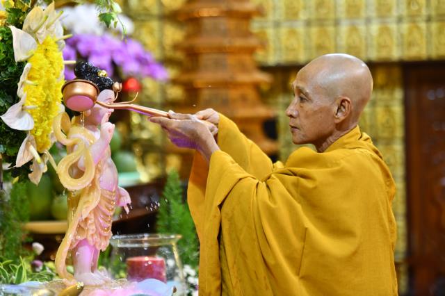 Chùa Giác Ngộ: Trang nghiêm nghi thức tắm Phật nhân Lễ Phật đản PL.2565 - DL.2021