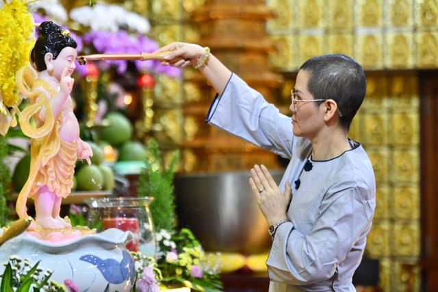 Chùa Giác Ngộ: Trang nghiêm nghi thức tắm Phật nhân Lễ Phật đản PL.2565 - DL.2021
