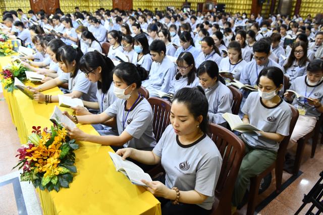 Ca sĩ Lâm Chấn Huy tham dự Talkshow “Vì sao tôi theo đạo Phật” tại chùa Giác Ngộ