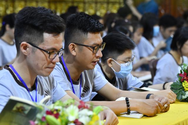 Ca sĩ Lâm Chấn Huy tham dự Talkshow “Vì sao tôi theo đạo Phật” tại chùa Giác Ngộ