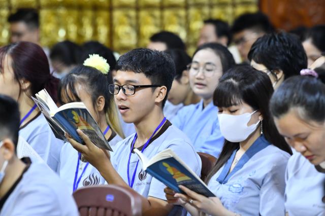 Ca sĩ Lâm Chấn Huy tham dự Talkshow “Vì sao tôi theo đạo Phật” tại chùa Giác Ngộ
