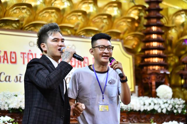 Ca sĩ Lâm Chấn Huy tham dự Talkshow “Vì sao tôi theo đạo Phật” tại chùa Giác Ngộ