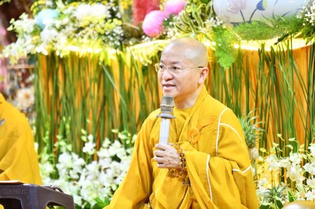 Trang nghiêm Lễ tắm Phật online ngày Rằm tháng Tư