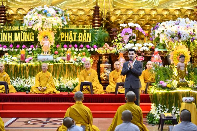 Trang nghiêm Lễ tắm Phật online ngày Rằm tháng Tư