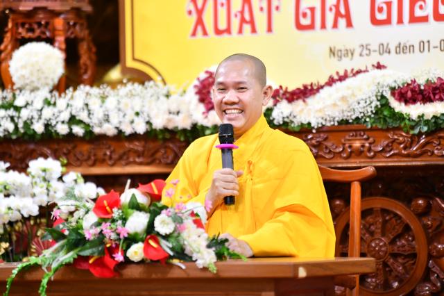 ĐĐ. Thích Vạn Mãn và bài giảng “Ứng dụng lời Phật dạy trong đời sống hằng ngày”