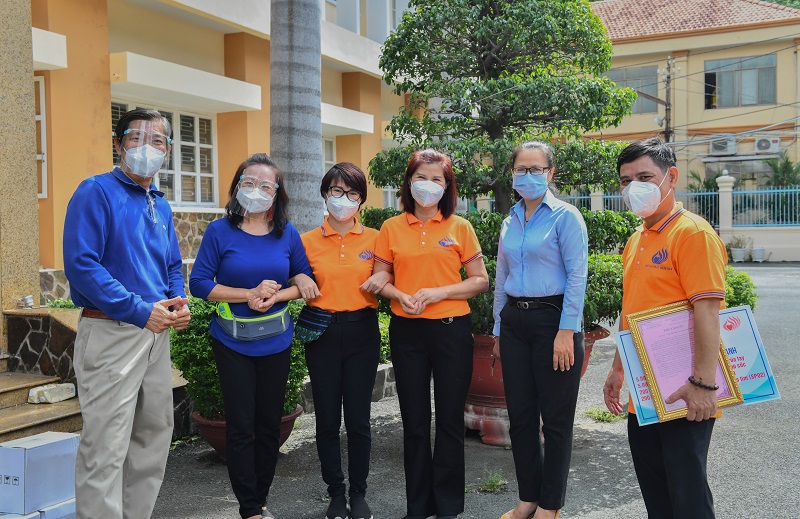 Tiếp Sức Tuyến Đầu, Nối Dài Sự Sống (Trao Tặng Trang Thiết Bị, Vật Tư Y Tế Cho Ub Mttq Việt Nam Quận Bình Thạnh Và 3 Bệnh Viện Tại Tỉnh Quảng Nam)