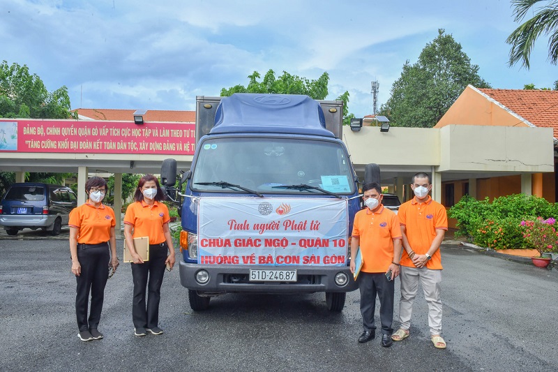 Chùa Giác Ngộ trao yêu thương, tiếp vật phẩm đến UBND Quận Gò Vấp