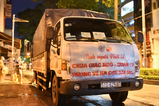 Hình ảnh nhà sư trong mùa COVID