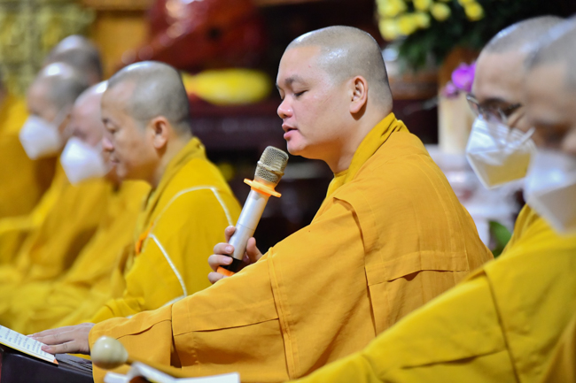 Lễ cầu siêu thân mẫu ca sĩ Ngọc Sơn