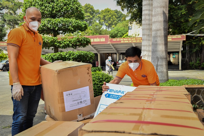 Tiếp Sức Tuyến Đầu, Nối Dài Sự Sống (Trao Tặng Trang Thiết Bị, Vật Tư Y Tế Cho Ub Mttq Việt Nam Quận Bình Thạnh Và 3 Bệnh Viện Tại Tỉnh Quảng Nam)