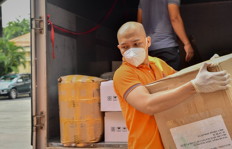 Tiếp Sức Tuyến Đầu, Nối Dài Sự Sống (Trao Tặng Trang Thiết Bị, Vật Tư Y Tế Cho Ub Mttq Việt Nam Quận Bình Thạnh Và 3 Bệnh Viện Tại Tỉnh Quảng Nam)