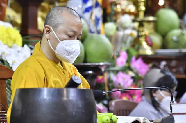 Tiếp tục đọc tụng Kinh Địa Tạng, Chùa Giác Ngộ cầu siêu cho tất cả người tử vong vì Covid-19