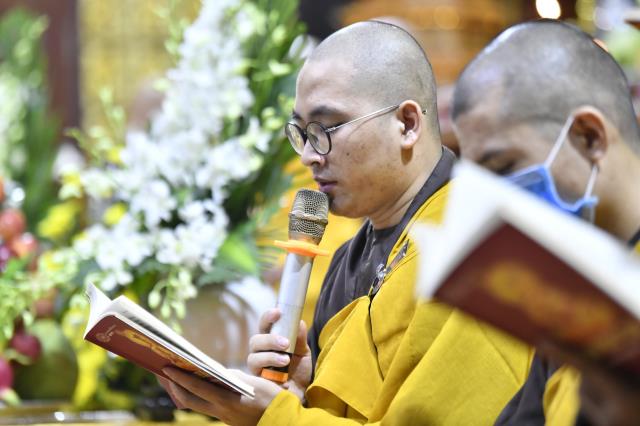 Tiếp tục đọc tụng Kinh Địa Tạng, Chùa Giác Ngộ cầu siêu cho tất cả người tử vong vì Covid-19
