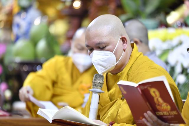 Tiếp tục đọc tụng Kinh Địa Tạng, Chùa Giác Ngộ cầu siêu cho tất cả người tử vong vì Covid-19