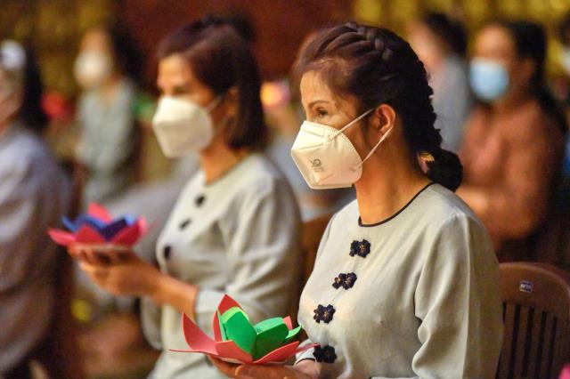 Tăng đoàn và Phật tử chùa Giác Ngộ tiếp tục tụng kinh, tưởng niệm đức Đệ tam Pháp chủ GHPGVN - Đại lão Hòa thượng Thích Phổ Tuệ