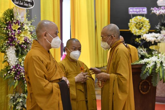 Chùm ảnh: Các phái đoàn đến dâng hương, đảnh lễ Giác linh đức Pháp chủ GHPGVN – Đại lão Hòa thượng Thích Phổ Tuệ tân viên tịch tại trụ sở văn phòng 2 Trung ương GHPGVN