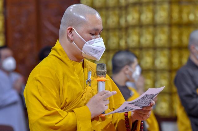 Tăng đoàn và Phật tử chùa Giác Ngộ tiếp tục tụng kinh, tưởng niệm đức Đệ tam Pháp chủ GHPGVN - Đại lão Hòa thượng Thích Phổ Tuệ