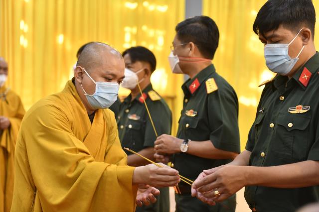 Chùm ảnh: Các phái đoàn đến dâng hương, đảnh lễ Giác linh đức Pháp chủ GHPGVN – Đại lão Hòa thượng Thích Phổ Tuệ tân viên tịch tại trụ sở văn phòng 2 Trung ương GHPGVN
