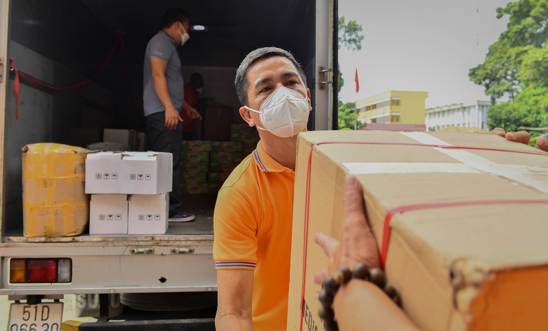 Tiếp Sức Tuyến Đầu, Nối Dài Sự Sống (Trao Tặng Trang Thiết Bị, Vật Tư Y Tế Cho Ub Mttq Việt Nam Quận Bình Thạnh Và 3 Bệnh Viện Tại Tỉnh Quảng Nam)