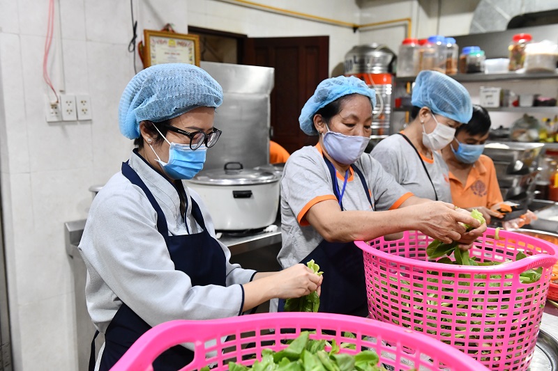 Tổng Kết Chương Trình Cúng Dường Trai Phạn Và Hộ Trì Cho Khóa Tu (GN7)