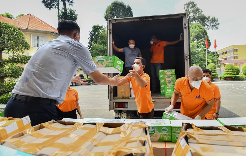 Tiếp Sức Tuyến Đầu, Nối Dài Sự Sống (Trao Tặng Trang Thiết Bị, Vật Tư Y Tế Cho Ub Mttq Việt Nam Quận Bình Thạnh Và 3 Bệnh Viện Tại Tỉnh Quảng Nam)