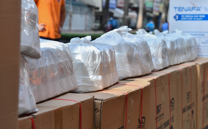 Tiếp Sức Tuyến Đầu, Nối Dài Sự Sống (Trao Tặng Trang Thiết Bị, Vật Tư Y Tế Cho Ub Mttq Việt Nam Quận Bình Thạnh Và 3 Bệnh Viện Tại Tỉnh Quảng Nam)