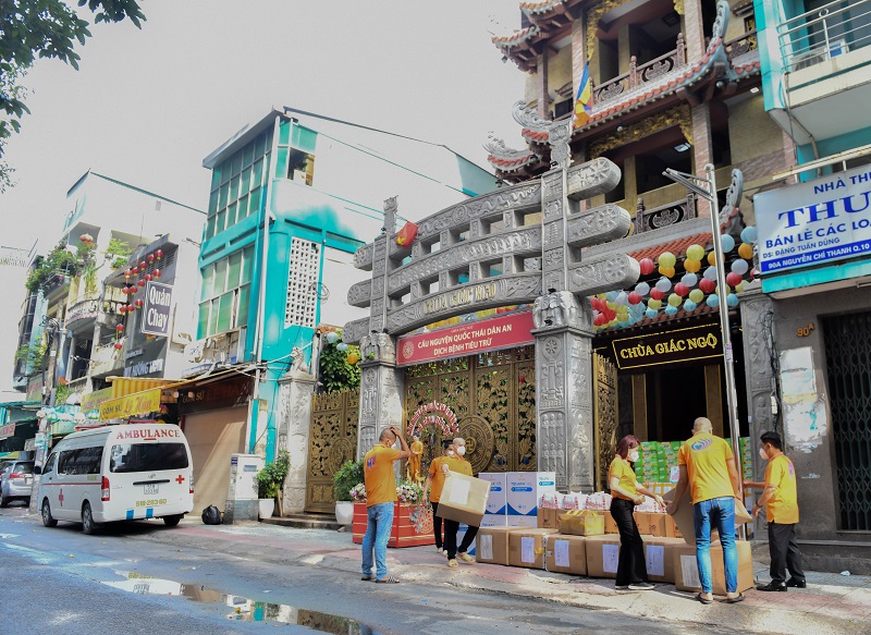 Tiếp Sức Tuyến Đầu, Nối Dài Sự Sống (Trao Tặng Trang Thiết Bị, Vật Tư Y Tế Cho Ub Mttq Việt Nam Quận Bình Thạnh Và 3 Bệnh Viện Tại Tỉnh Quảng Nam)
