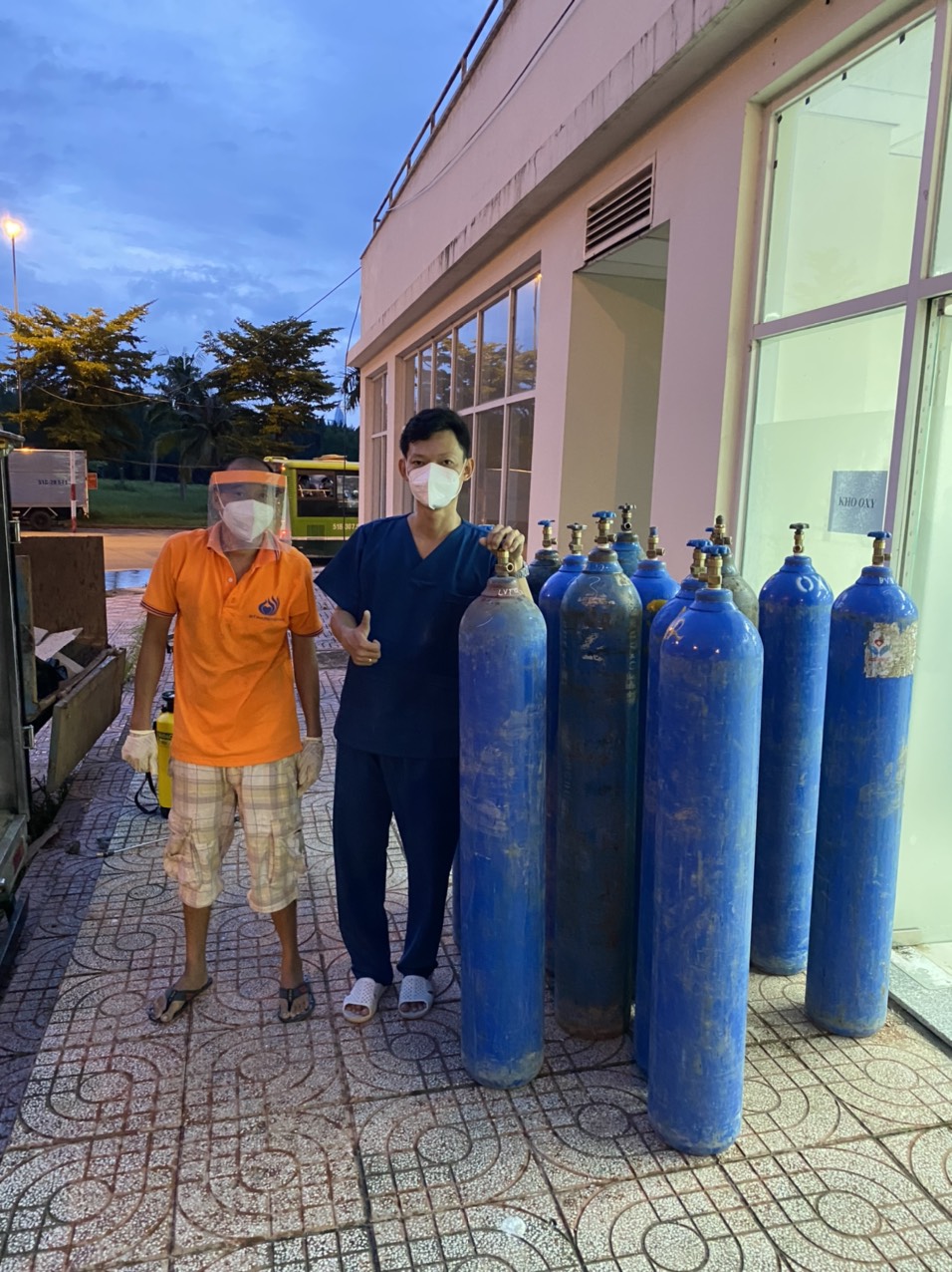Chùa Giác Ngộ chia sẻ áp lực cùng các bệnh viện bằng chương trình đổi oxy miễn phí