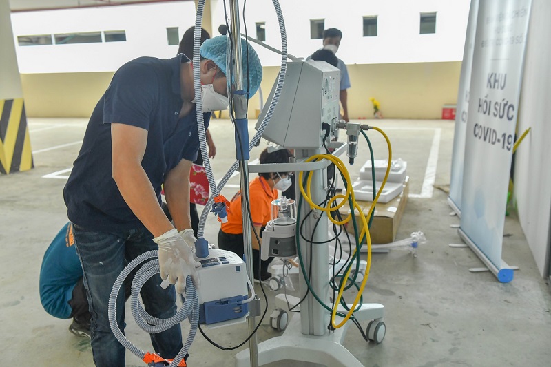 Chùa Giác Ngộ trao tặng máy thở xâm lấn, máy oxy đến Bệnh viện dã chiến số 3 và Bệnh viện Nguyễn Tri Phương