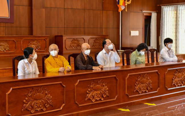 23 tình nguyện viên Phật giáo đến phục vụ tại Bệnh viện Dã chiến thu dung và điều trị COVID-19 số 10